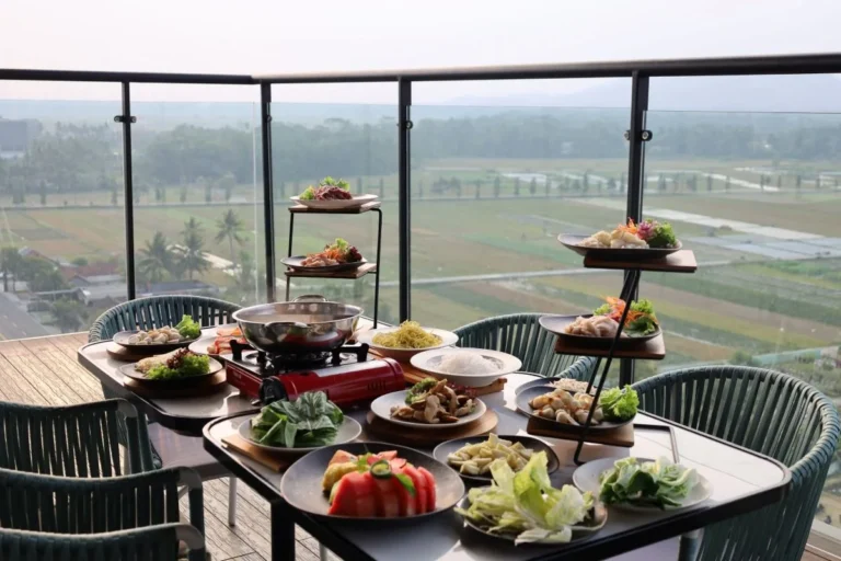 All You Can Eat Steamboat & Grill Hadir di Novotel & ibis YIA Kulon Progo: Kuliner dengan Panorama Menoreh